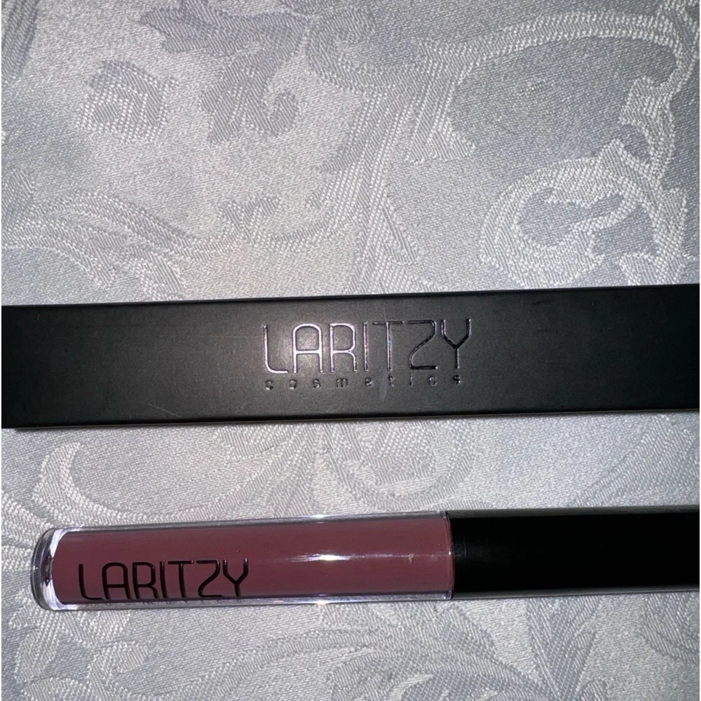 Laritzy Lip Gloss Brilliant ALevres - Nudes, NEW in Box
